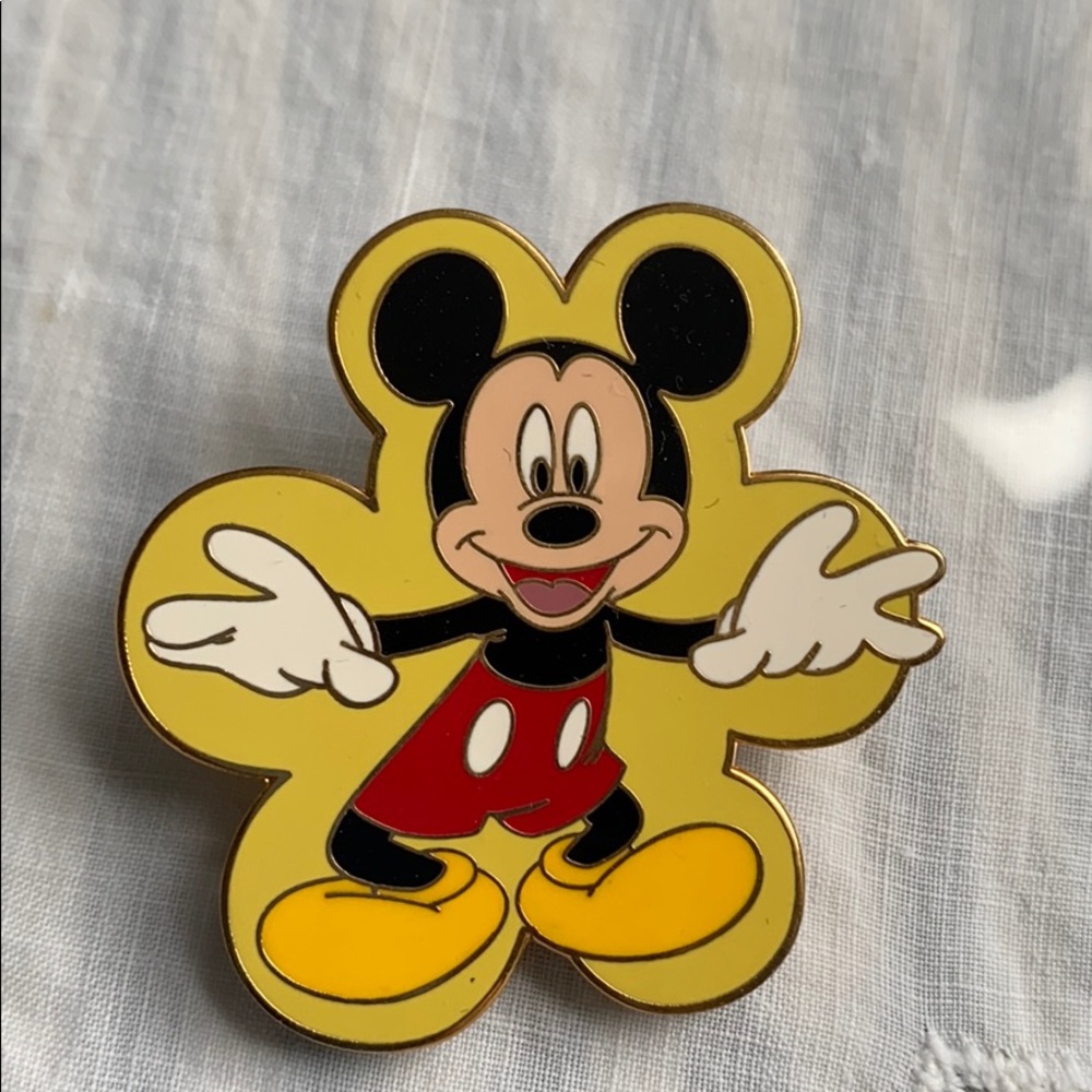 Disney Mickey pin